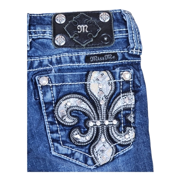 Miss Me Girls Capri Jeans 8 Fleur De Lis Embellished Distressed See Last Pic - Picture 5 of 12